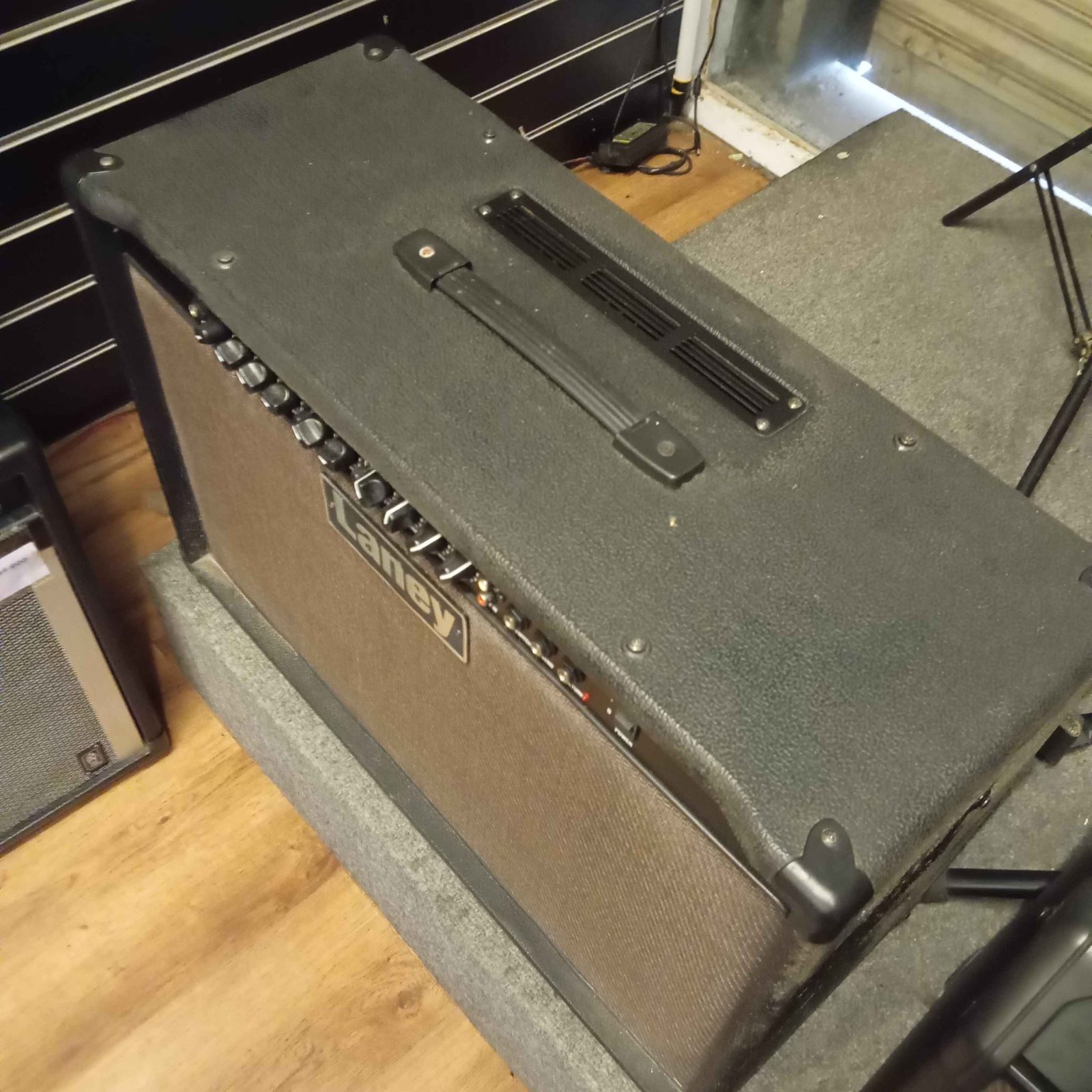 แอมป์ gt laney lx120rtwin