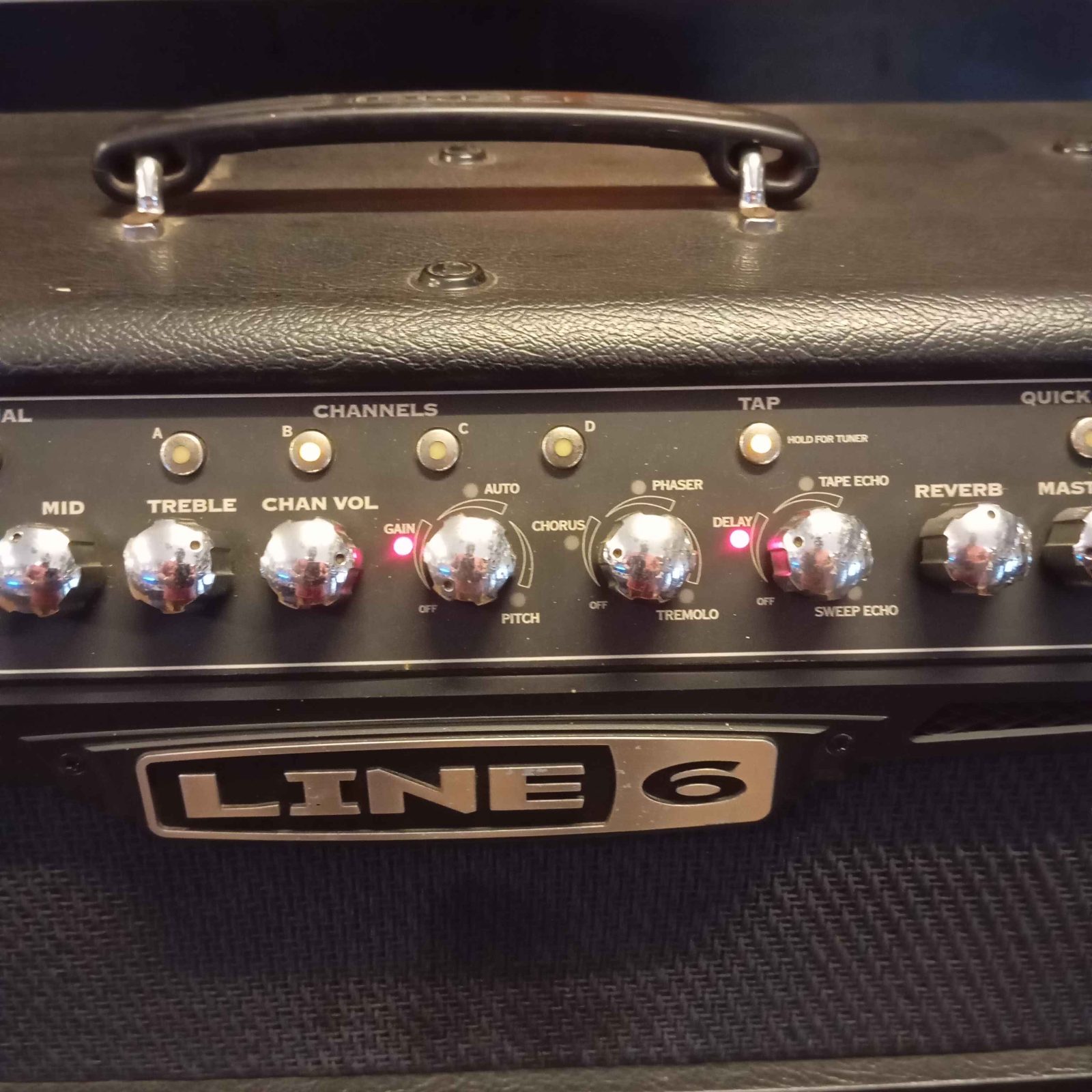 แอมป์กีตาร์ line 6 spider iv hd150 ขนาด 150 วัตต์ พร้อมตู้ลำโพง 4x12 นิ้ว แบบ half stack