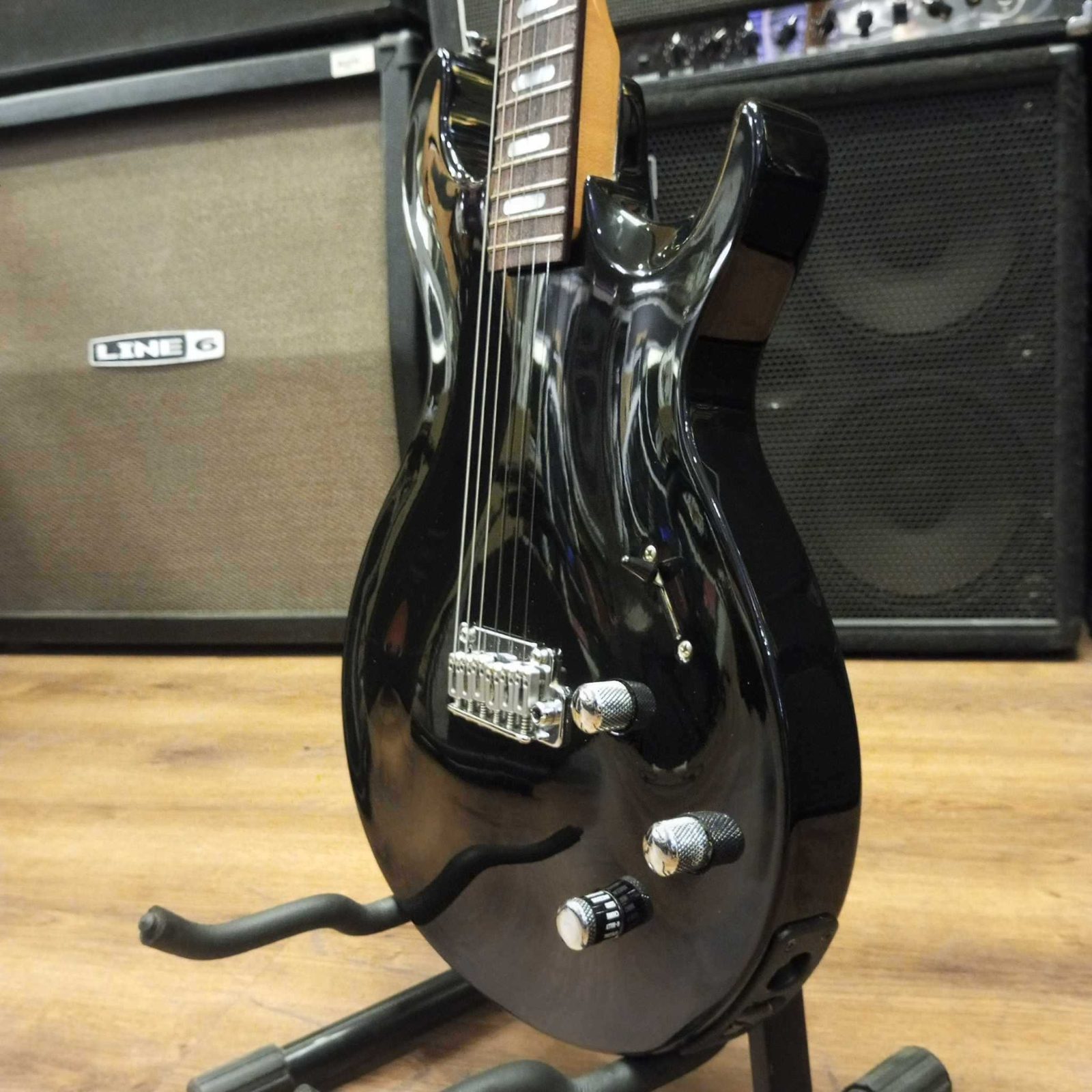 line 6 variax 700 กีตาร์โมเดลไฟฟ้า
