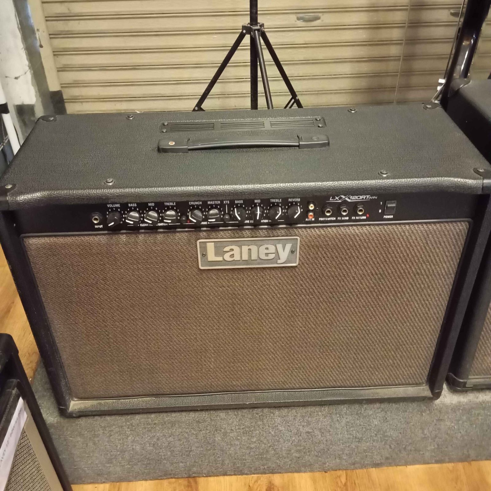 แอมป์ gt laney lx120rtwin
