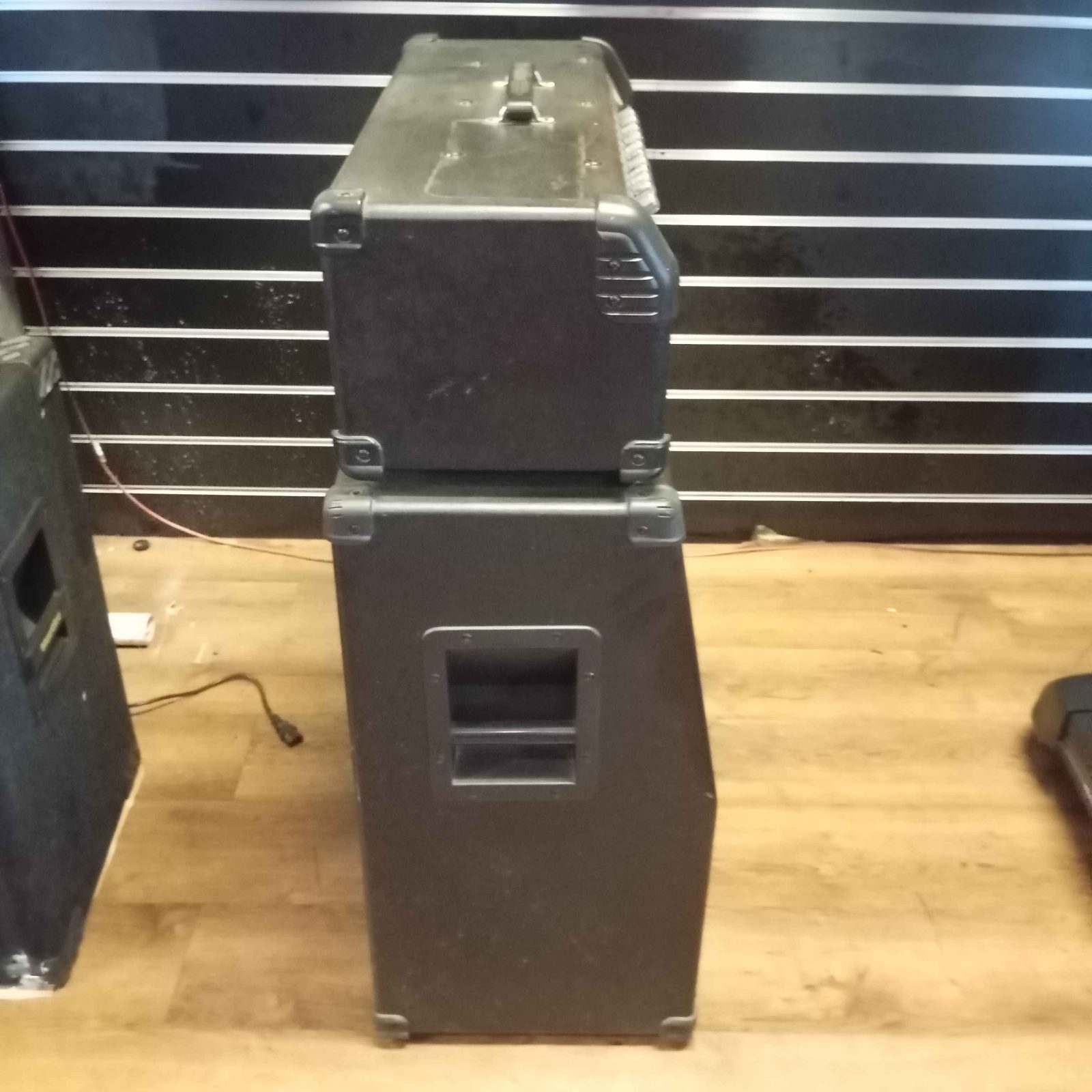 แอมป์กีตาร์ line 6 spider iv hd150 ขนาด 150 วัตต์ พร้อมตู้ลำโพง 4x12 นิ้ว แบบ half stack