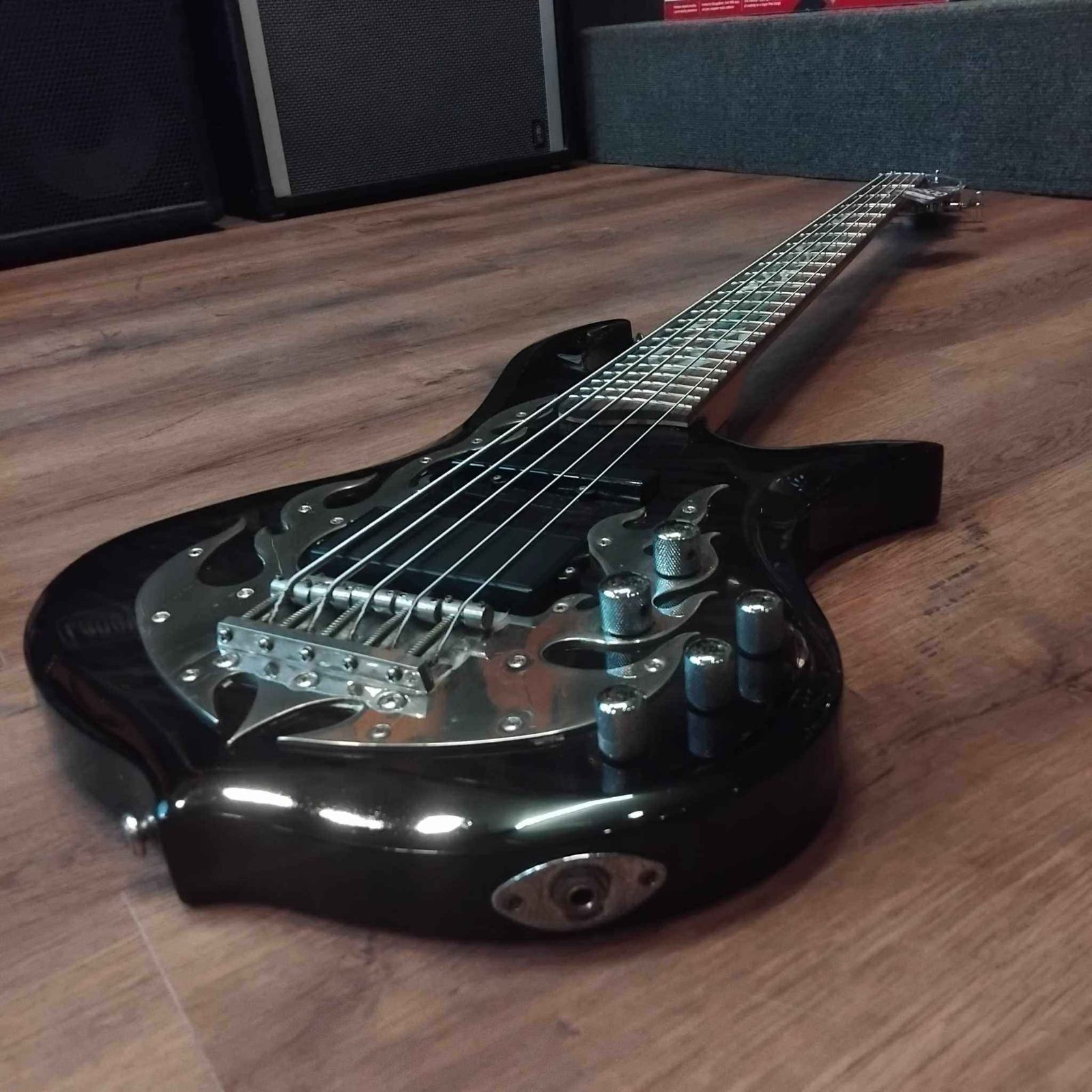 เบส traben phoenix 5 string ดำ