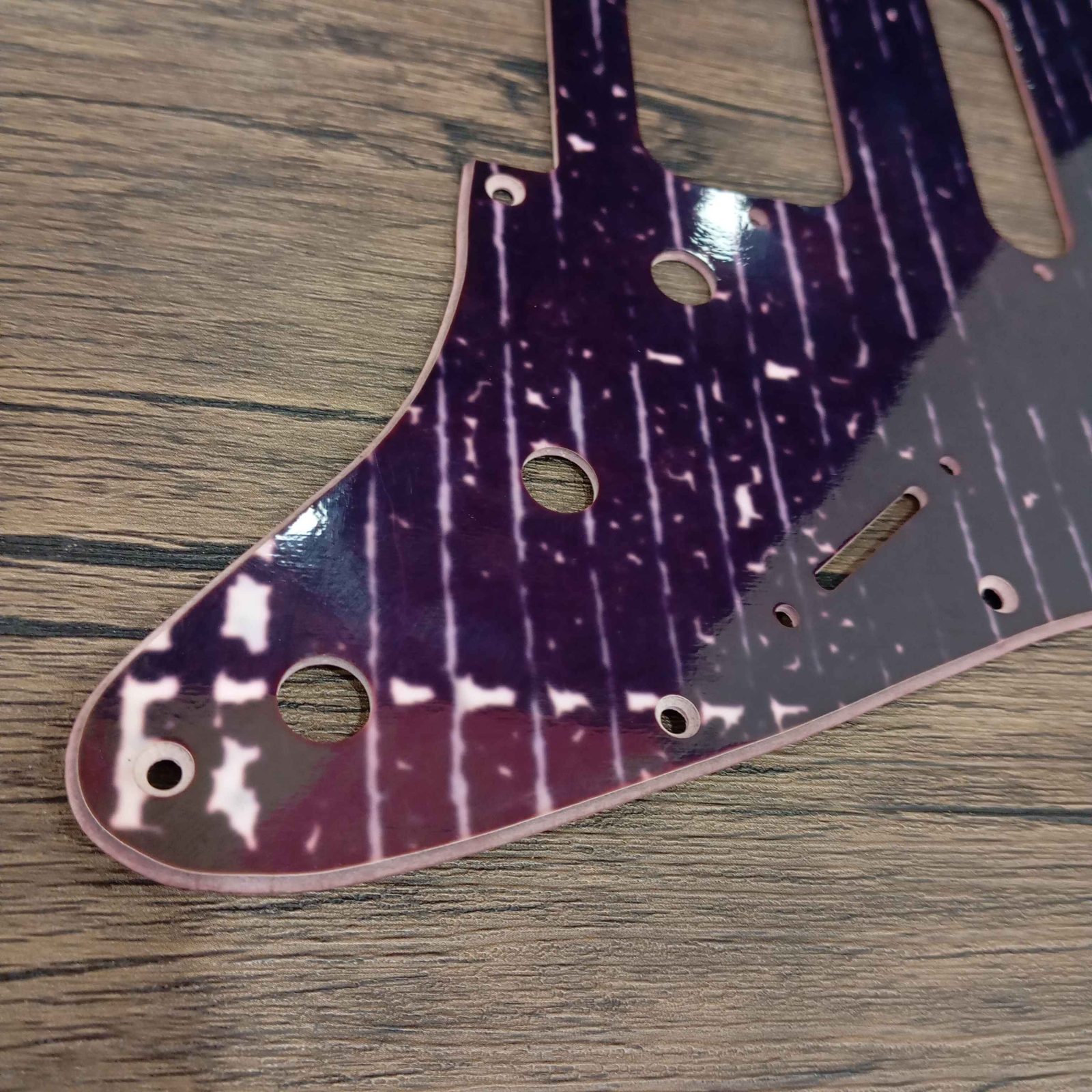 ปิ๊กการ์ดกีตาร์ไฟฟ้า coloriffic strat hss อนาธิปไตย