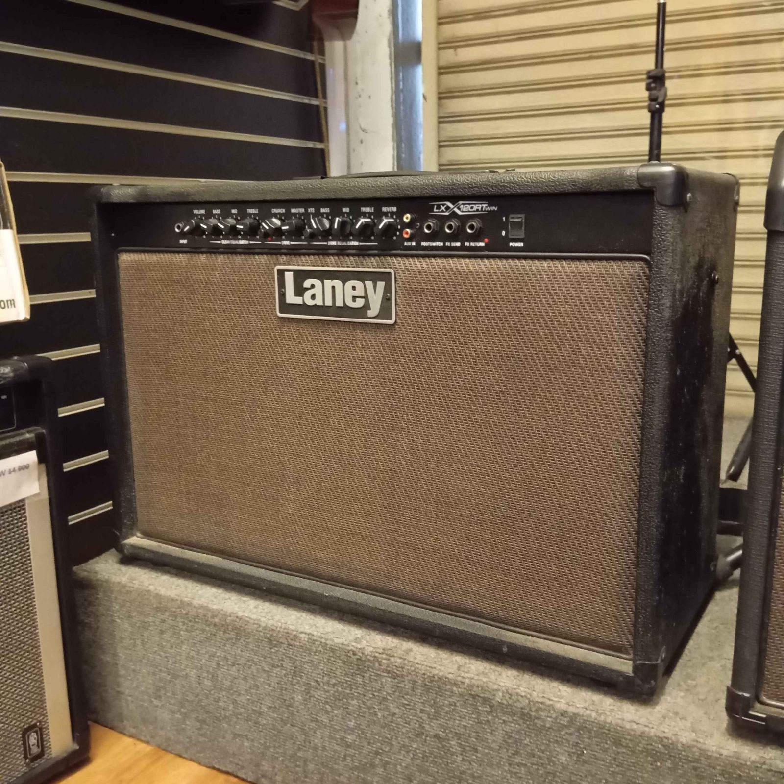 แอมป์ gt laney lx120rtwin
