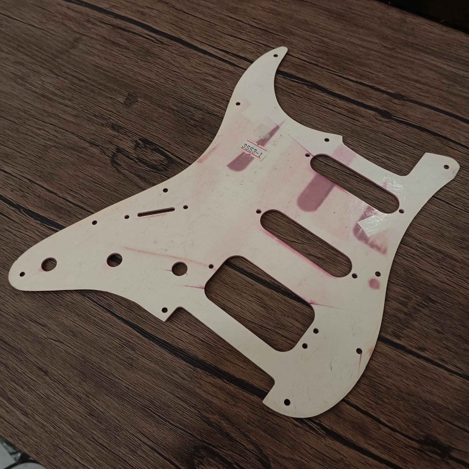 ปิ๊กการ์ดกีตาร์ไฟฟ้า coloriffic strat hss อนาธิปไตย