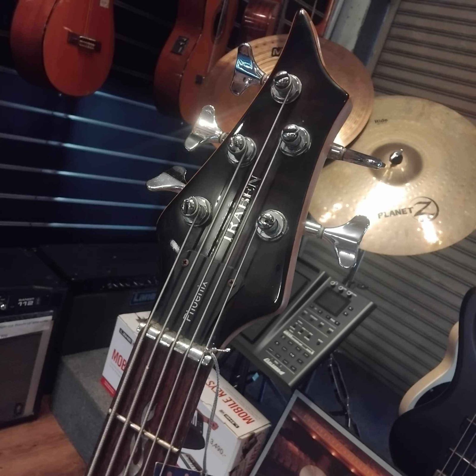 เบส traben phoenix 5 string ดำ