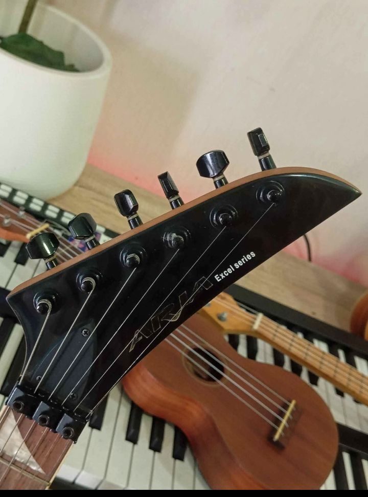 กีตาร์ไฟฟ้า aria excel gitara ทรง jackson