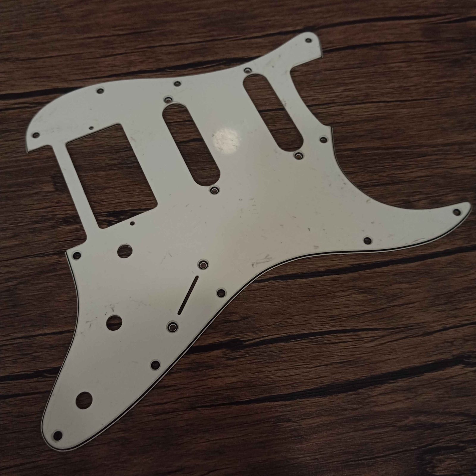 ปิ๊กการ์ดกีตาร์ไฟฟ้า coloriffic strat hss อนาธิปไตย