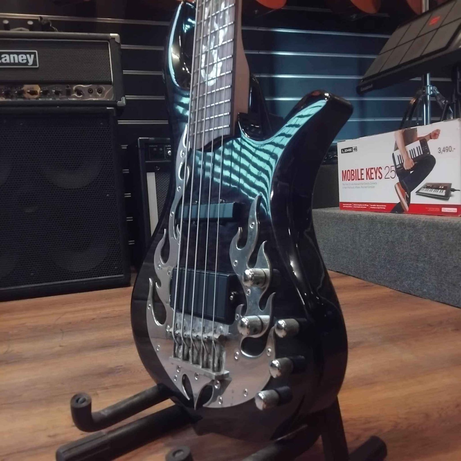 เบส traben phoenix 5 string ดำ