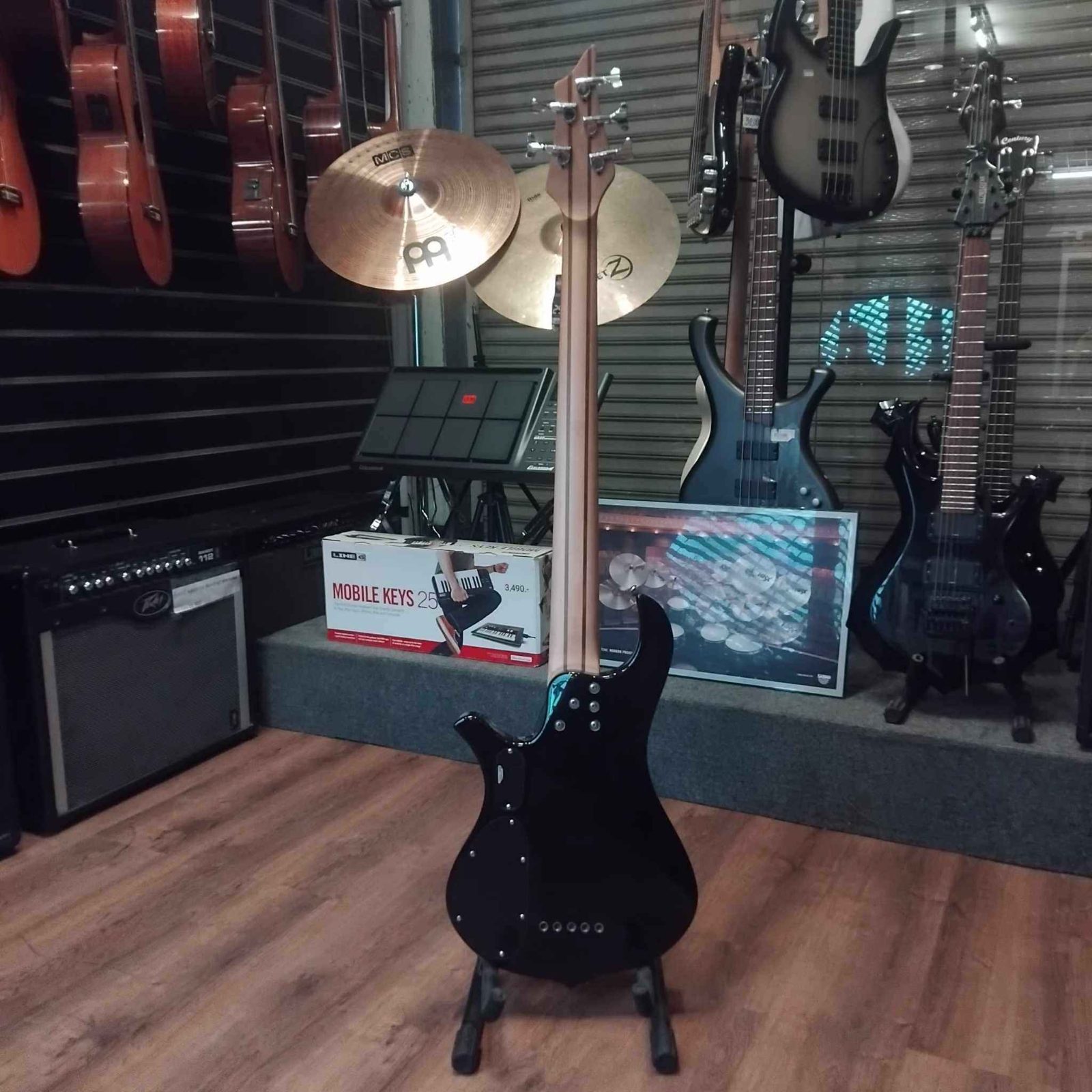 เบส traben phoenix 5 string ดำ