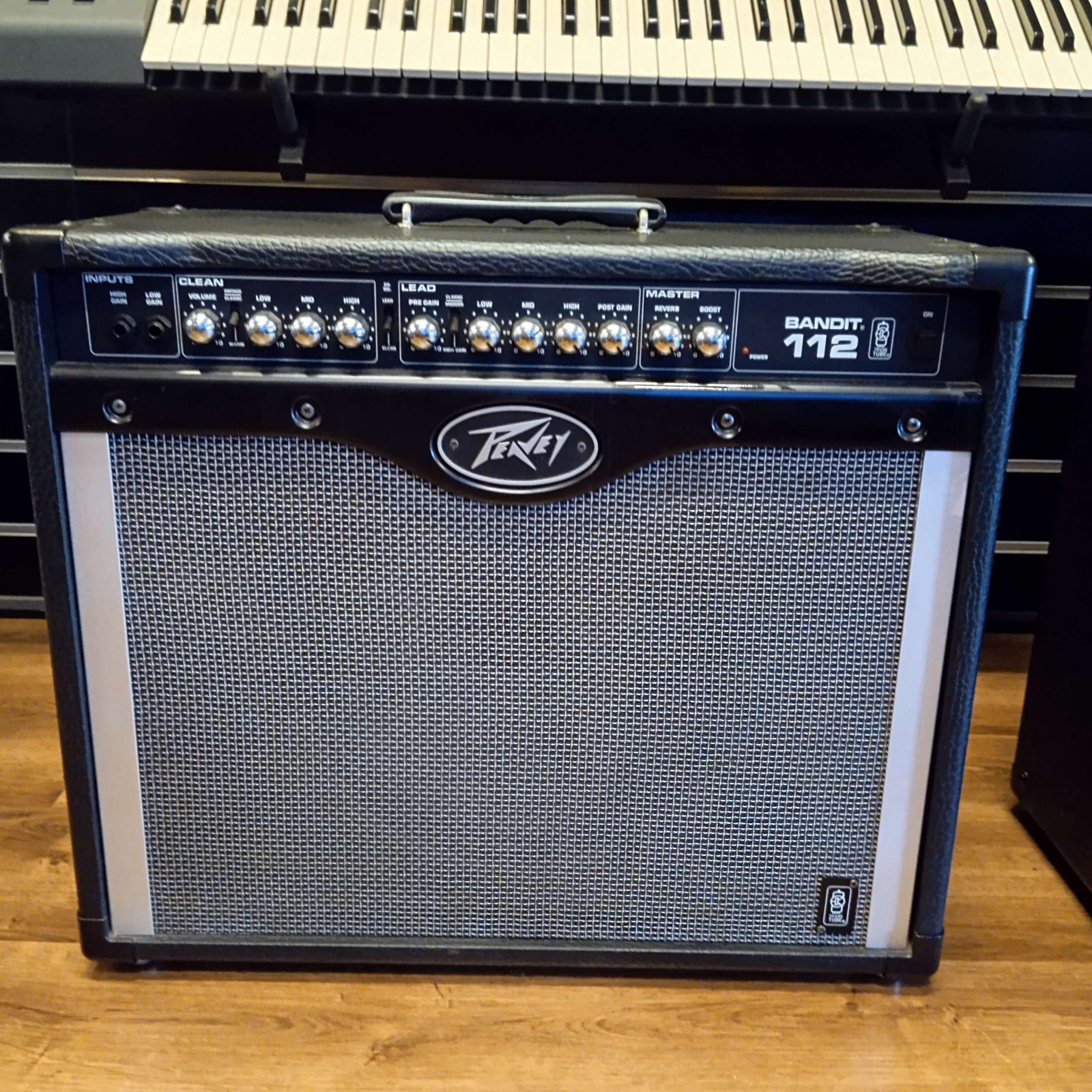 แอมป์กีต้าร์ไฟฟ้า peavey bandit112