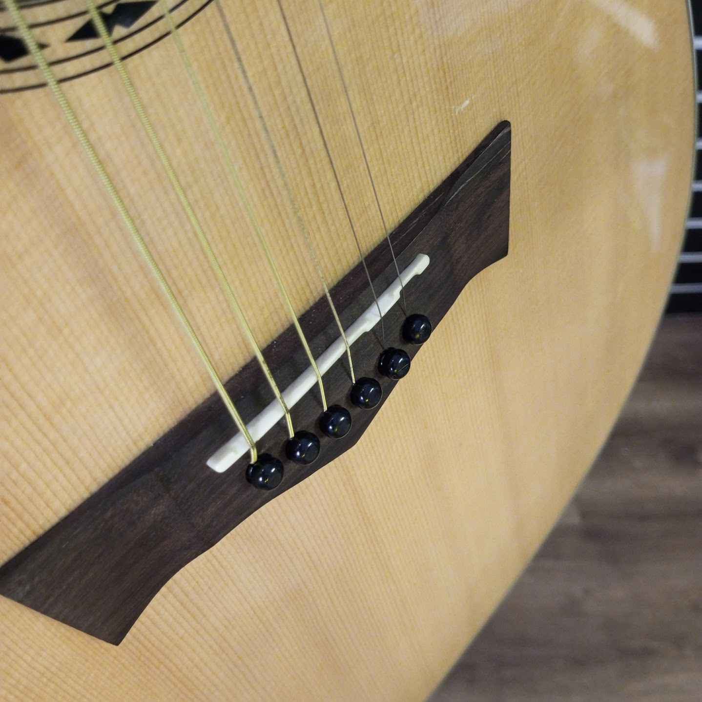 โปร่งไฟฟ้า peavey dw 2