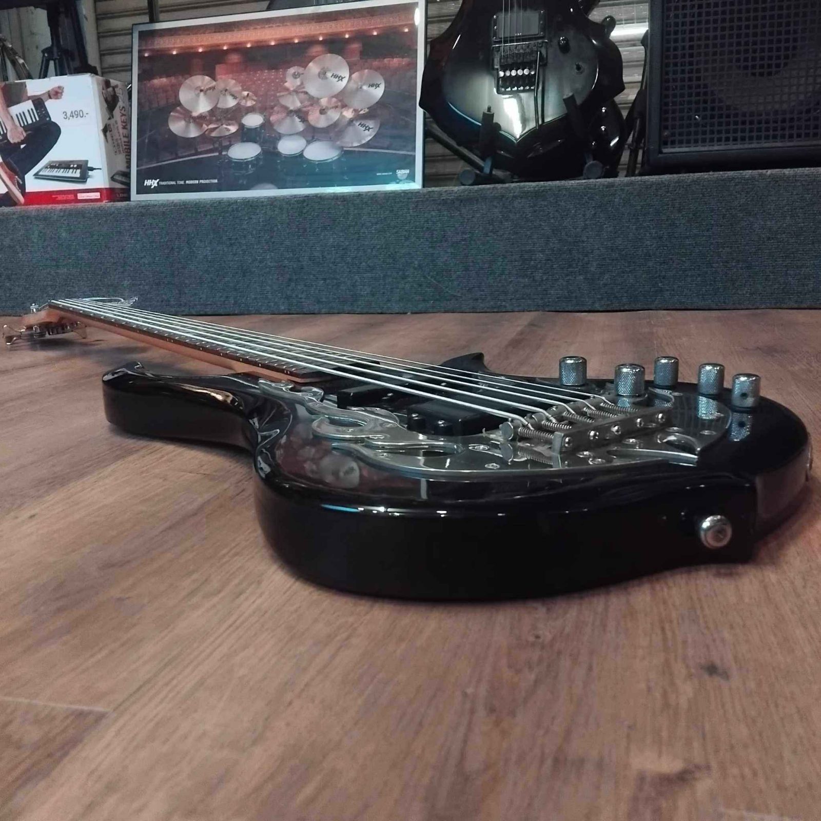 เบส traben phoenix 5 string ดำ
