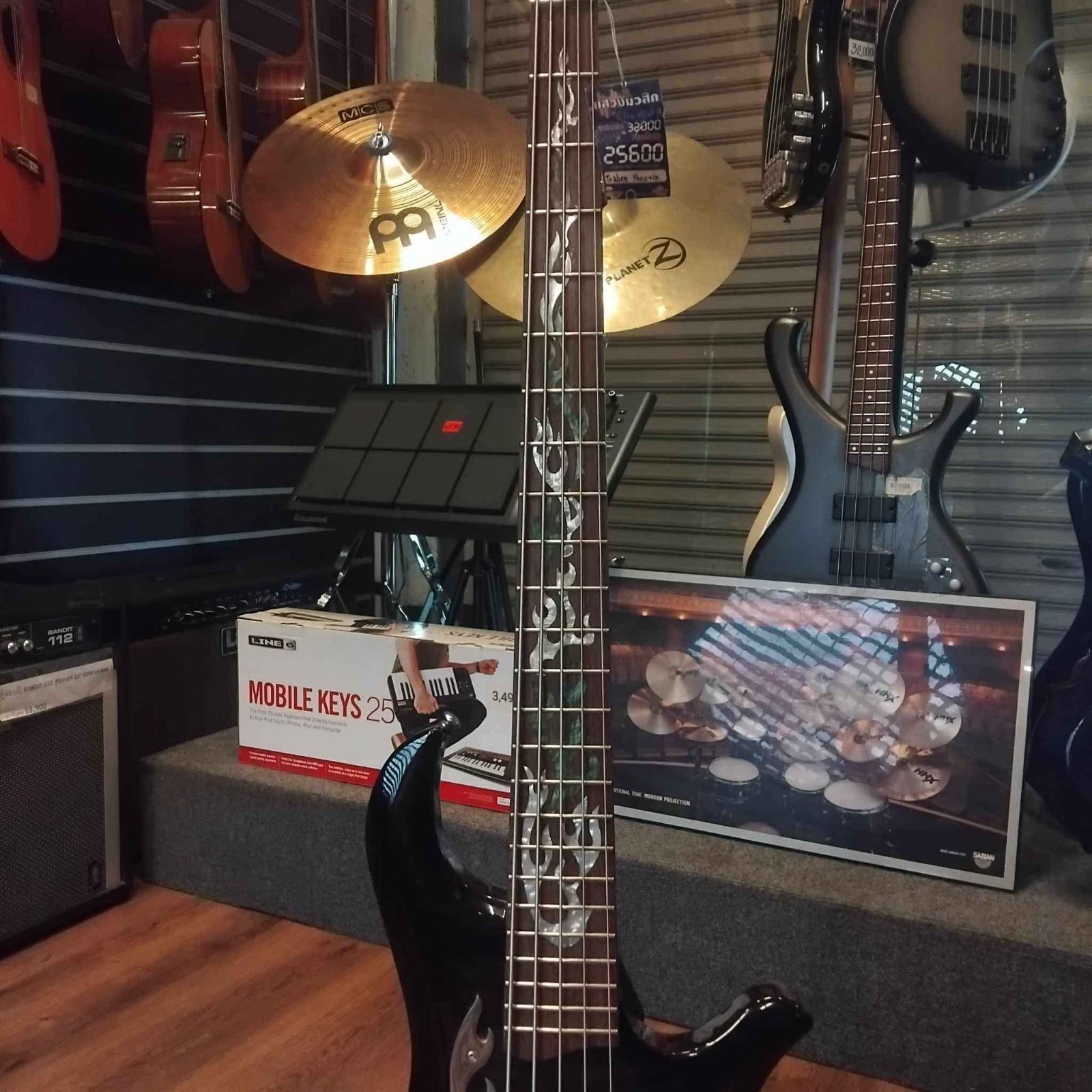 เบส traben phoenix 5 string ดำ